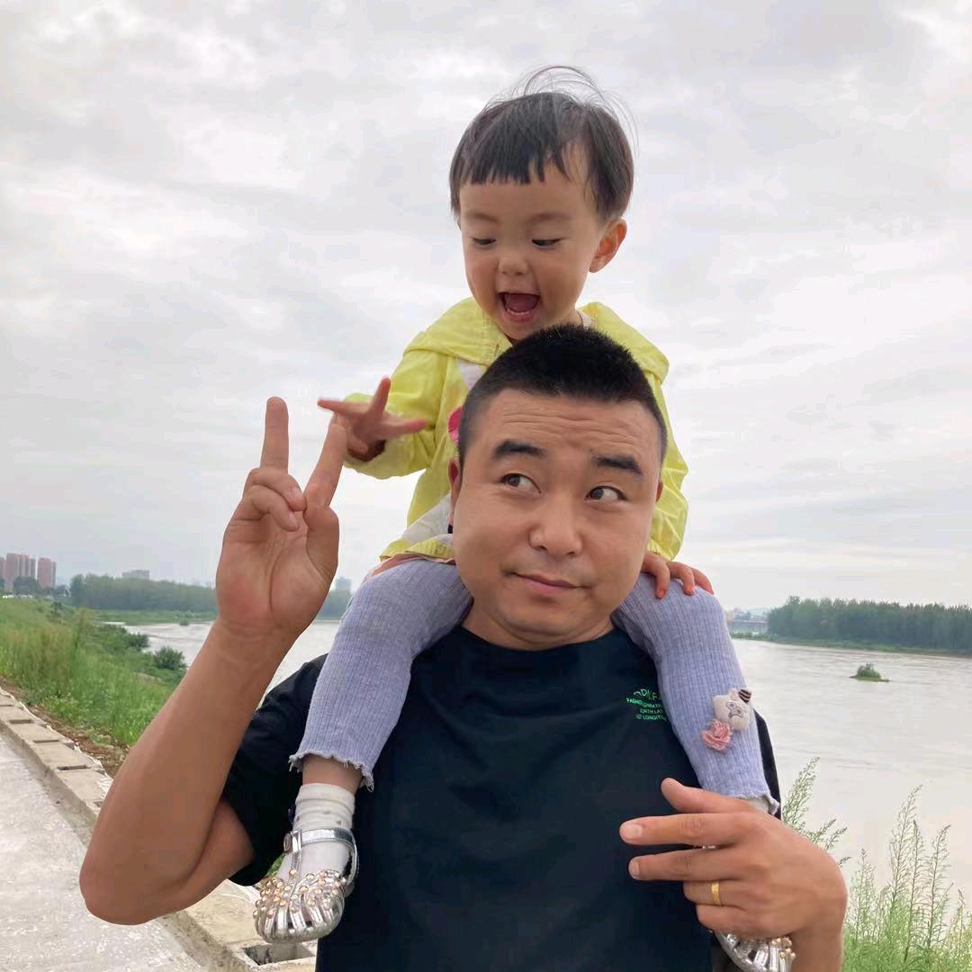 朵蔓的爸爸👨👧 👧 👩