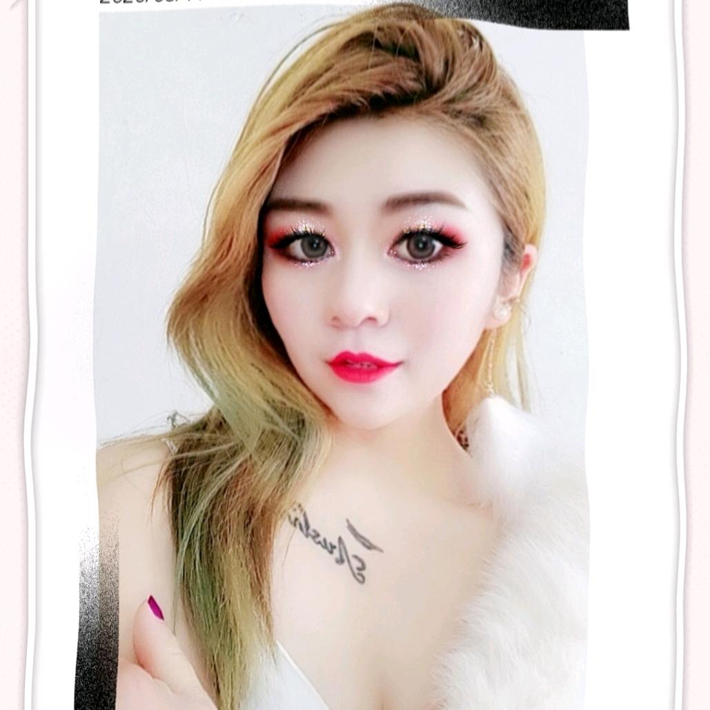冷艳红唇💋