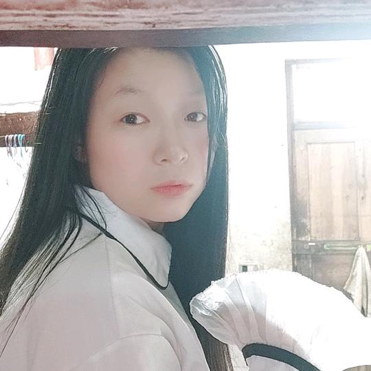 是风止住了瞬间的痛