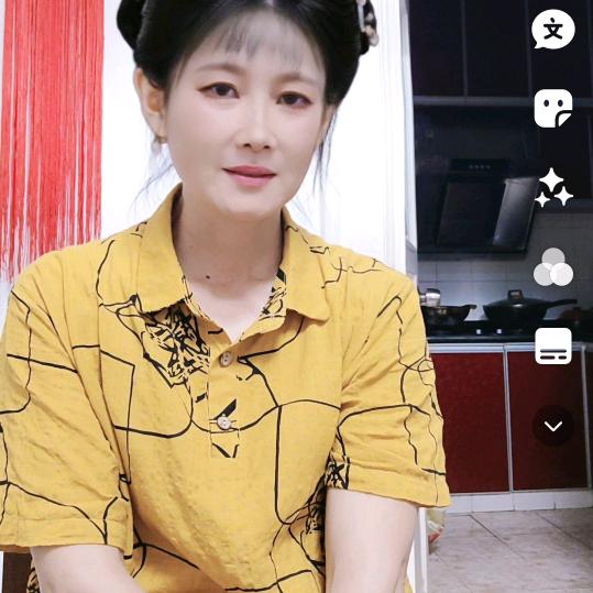 芳姐(晚九点十分开播)