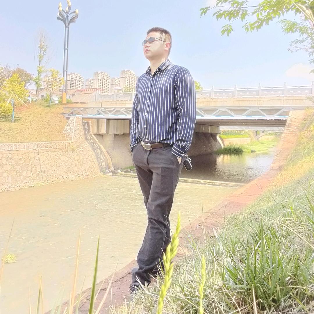 请叫我宋总✈️✈️，守村人