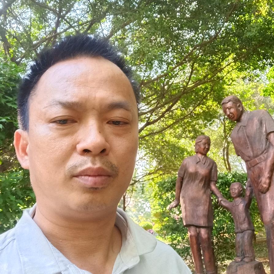 李国新