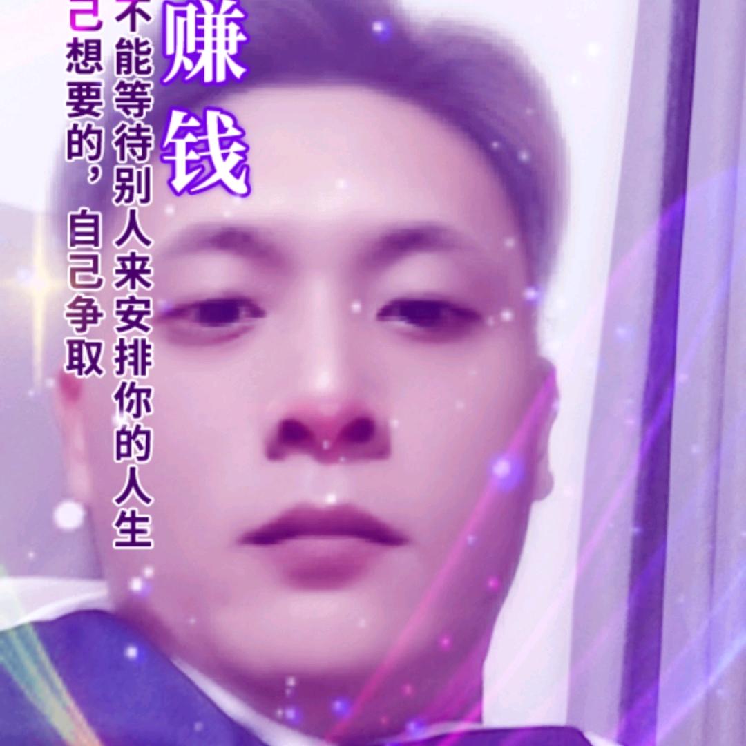 会喂奶的小男孩😝😝😝