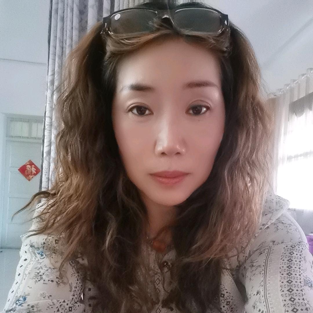 凌玲爱唱歌