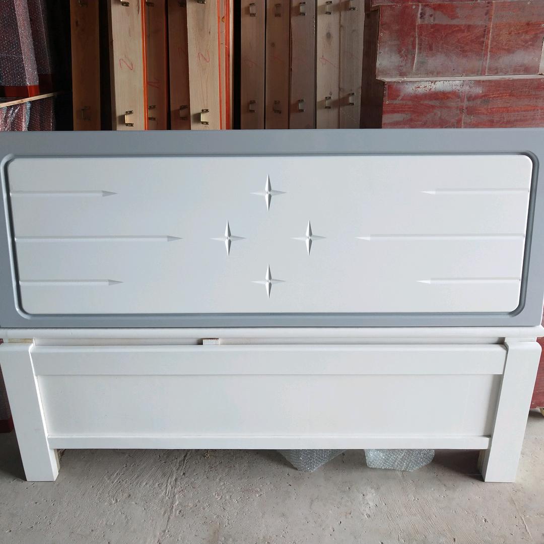 专业实木床！白油床！夹板床！铺板！床头柜