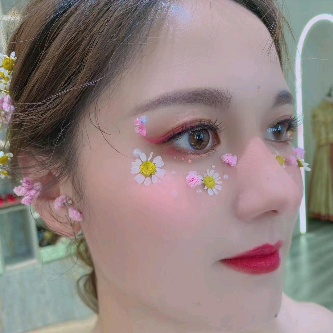 临沭县尊爵婚纱摄影门市店