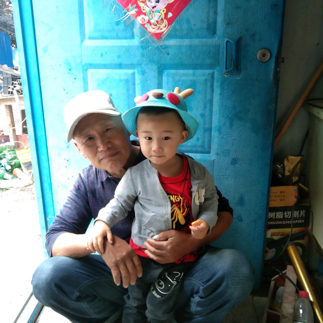 嘴哥老胡