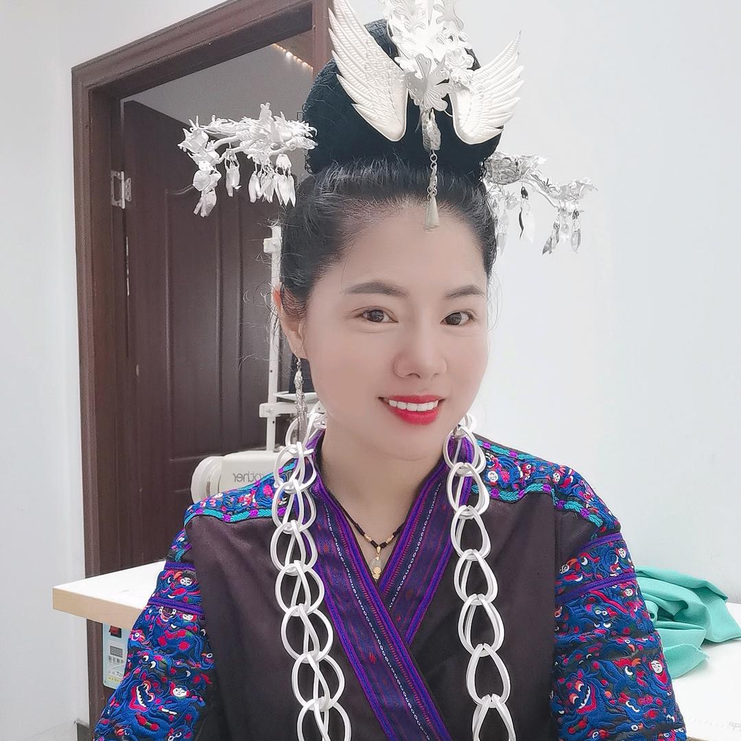 欧燕