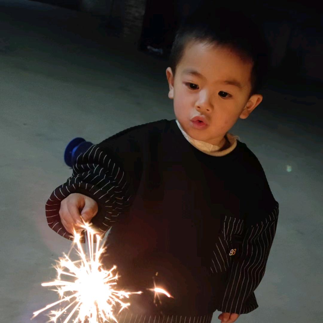 @爱养鱼小伟