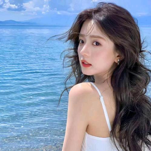 回眸一笑百媚生