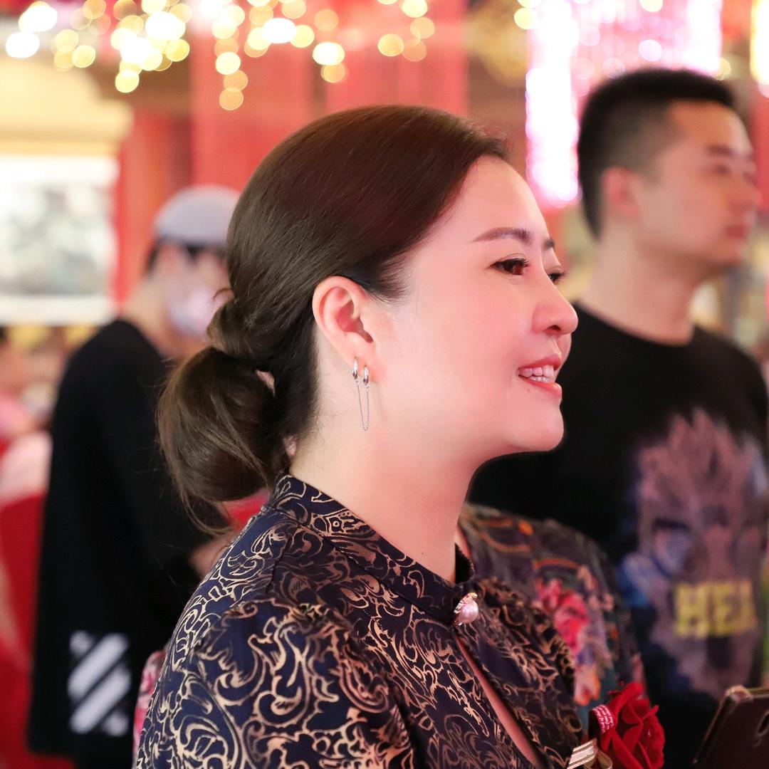 杨丽