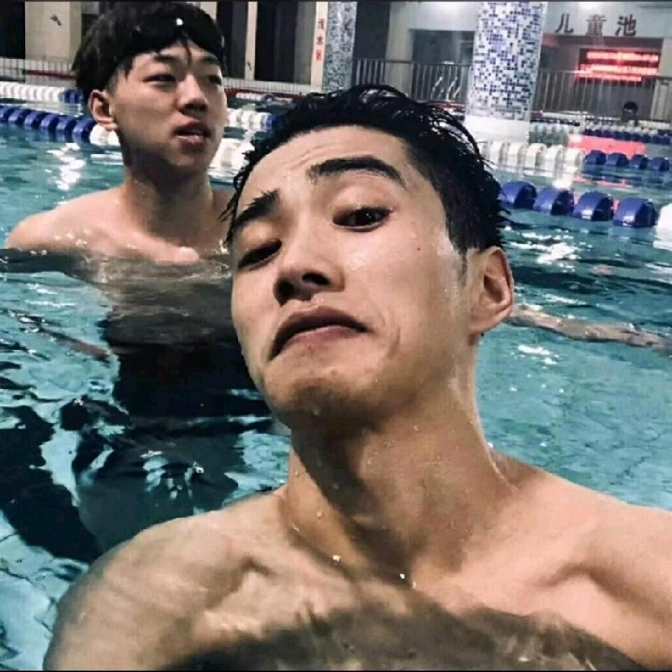 @吴千千