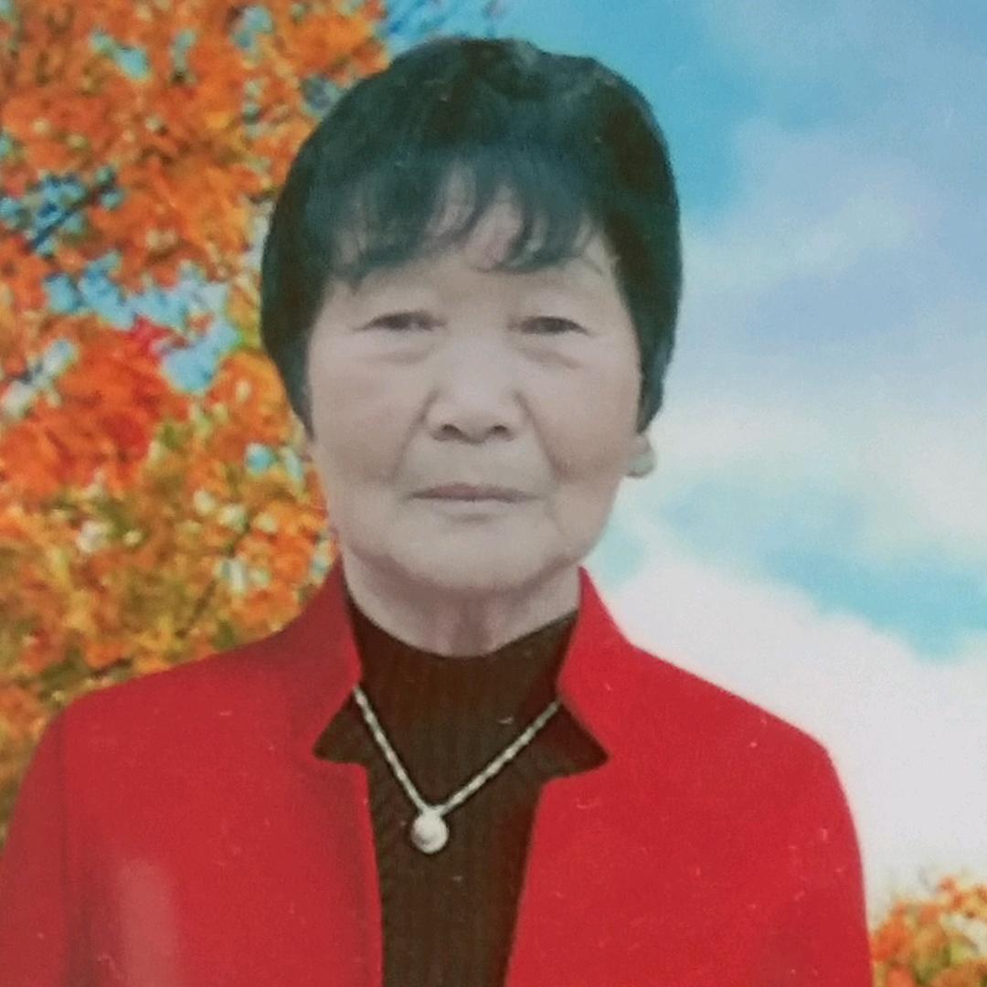 我叫丁美英，79岁。