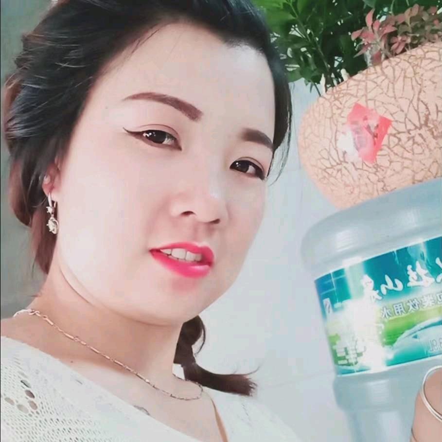 云南镇雄盐源胡晓慧，（打鼓妹）