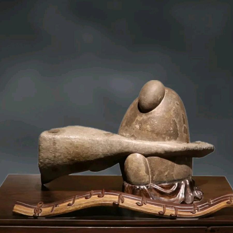 观石不语