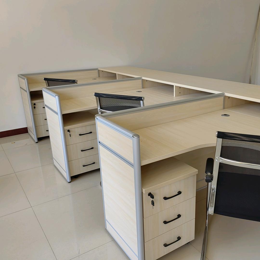 钟百万，办公家具厂家