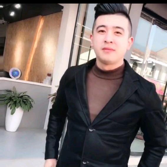 服装界的彭于晏