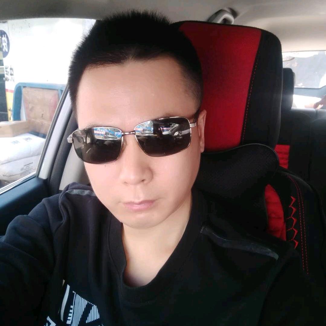 🌺啊龙小哥🐷🐷