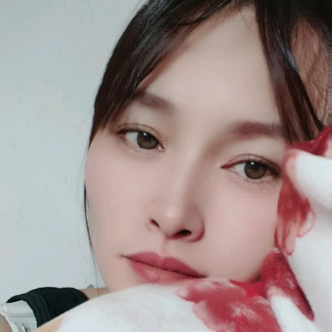 飞翔妹😂👯19：30开播