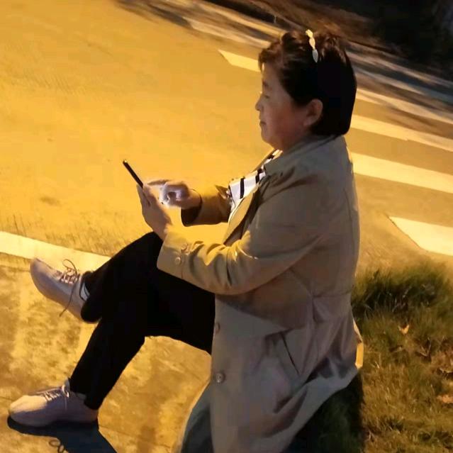 英英姐
