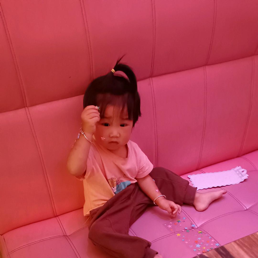 @彤