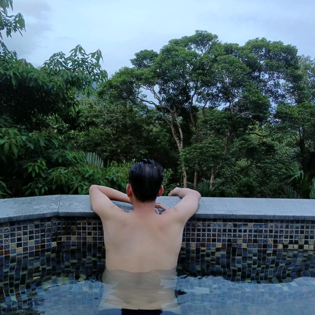 三亚酒吧，商k，租车，游艇