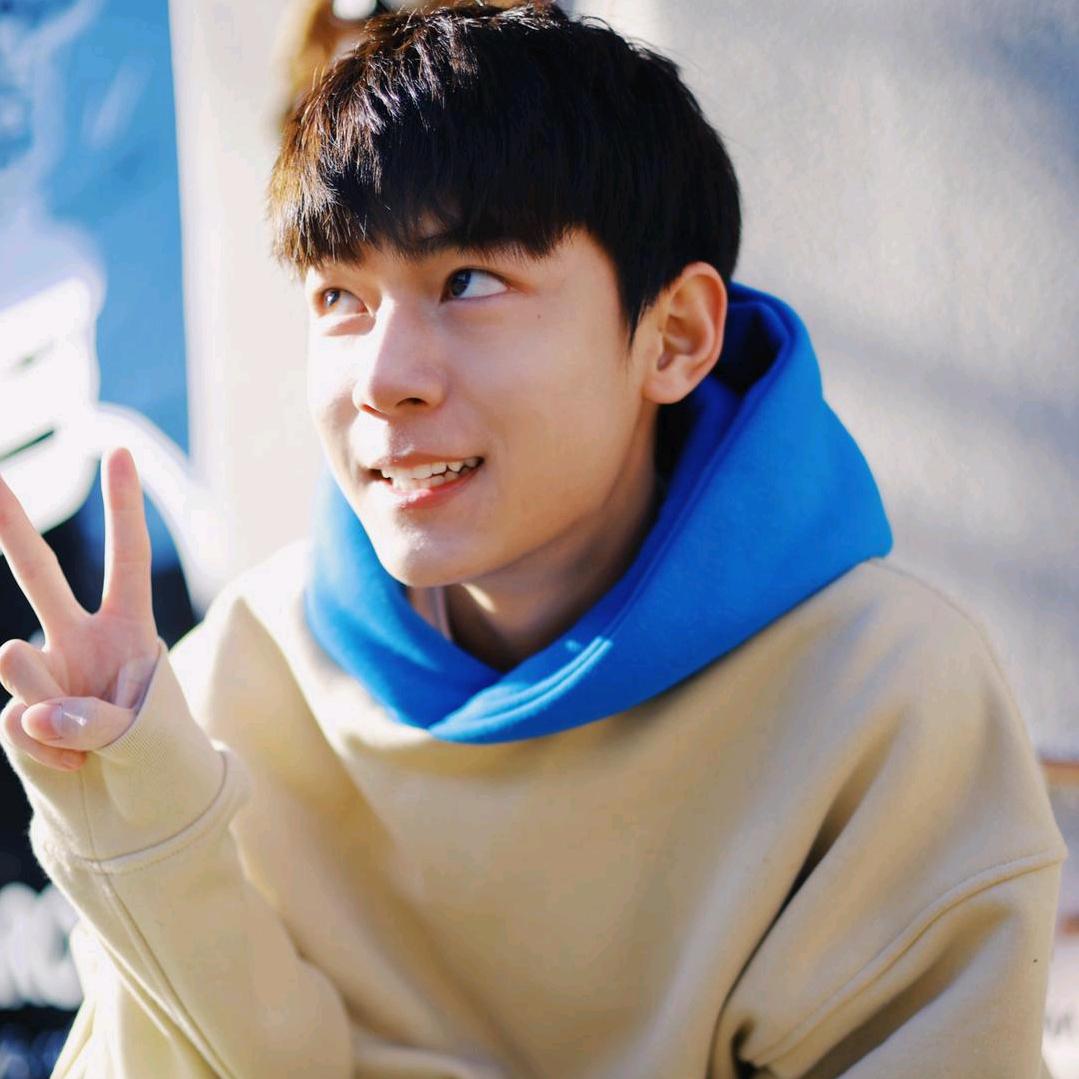 是向日葵🌻哦   吼吼🦖