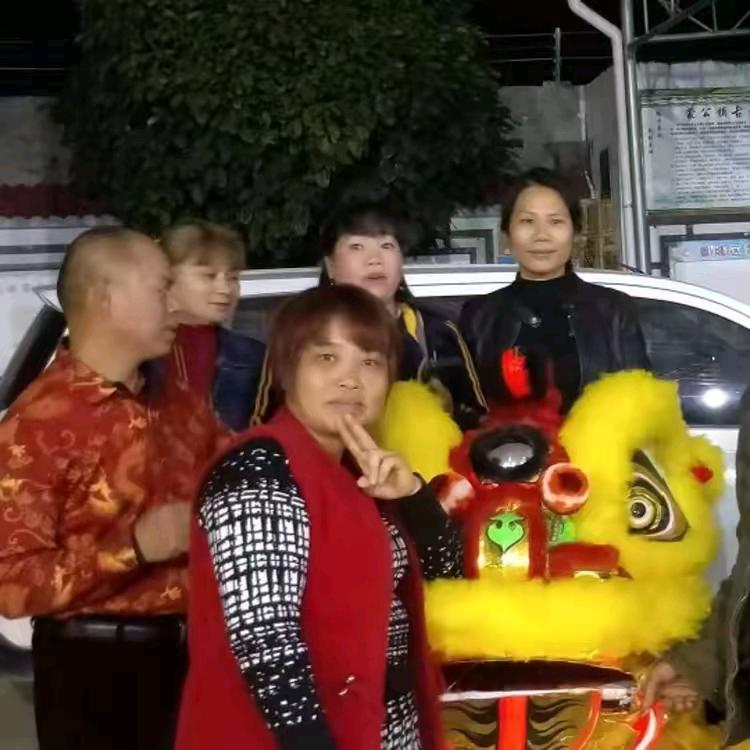 东龙开心歌舞团