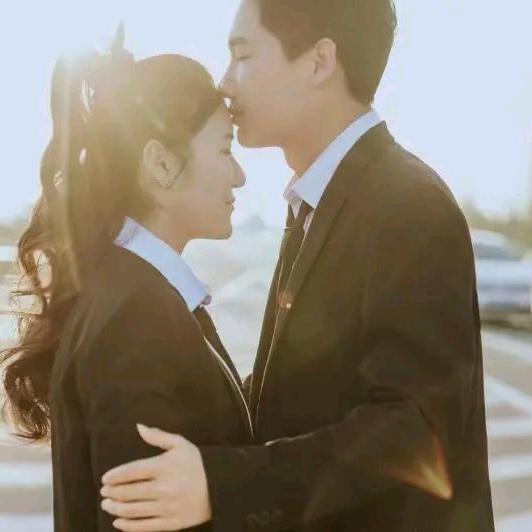 假不正经的小姚