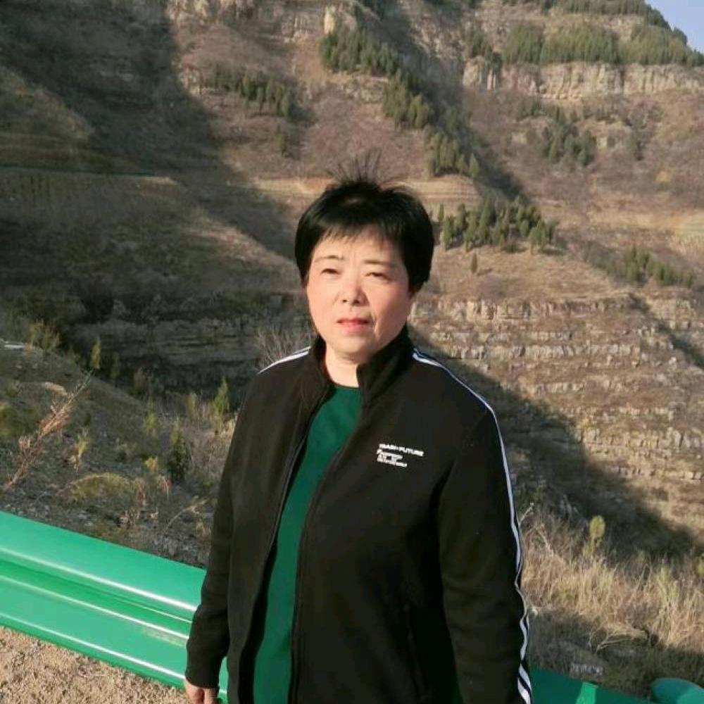英子