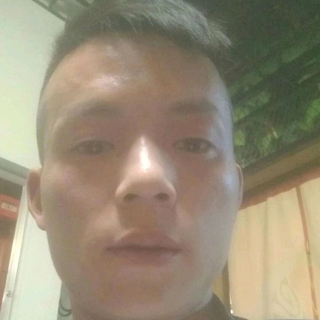 我是黑哥，但我不黑😠