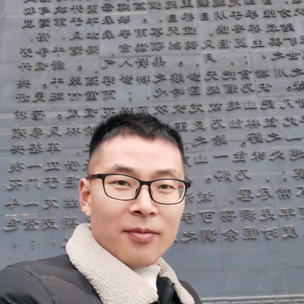 莞尔一笑……许