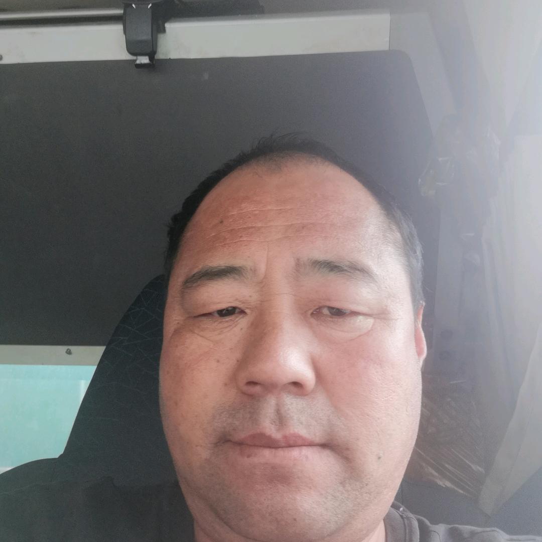 何伟