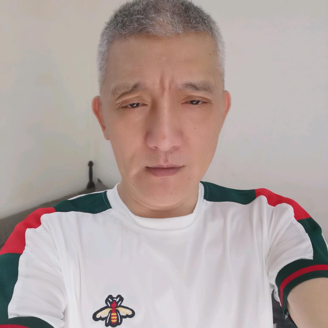 谁随水
