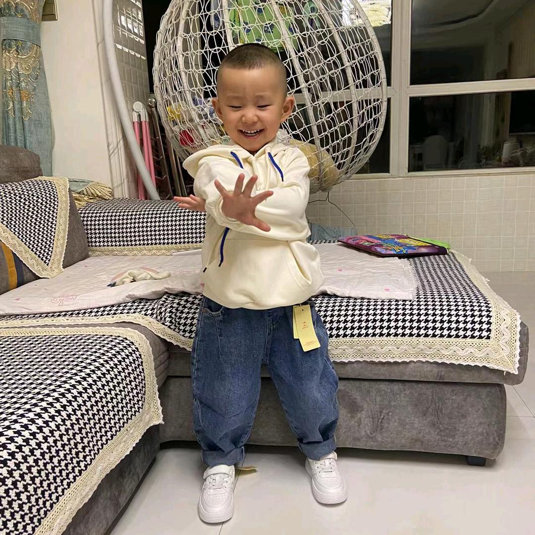 强哥,叫我靓仔