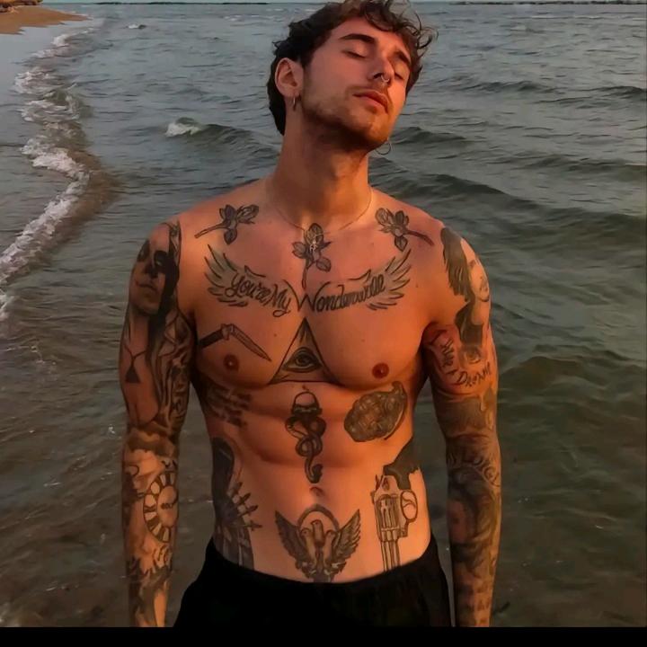 瞒着兄弟当网红