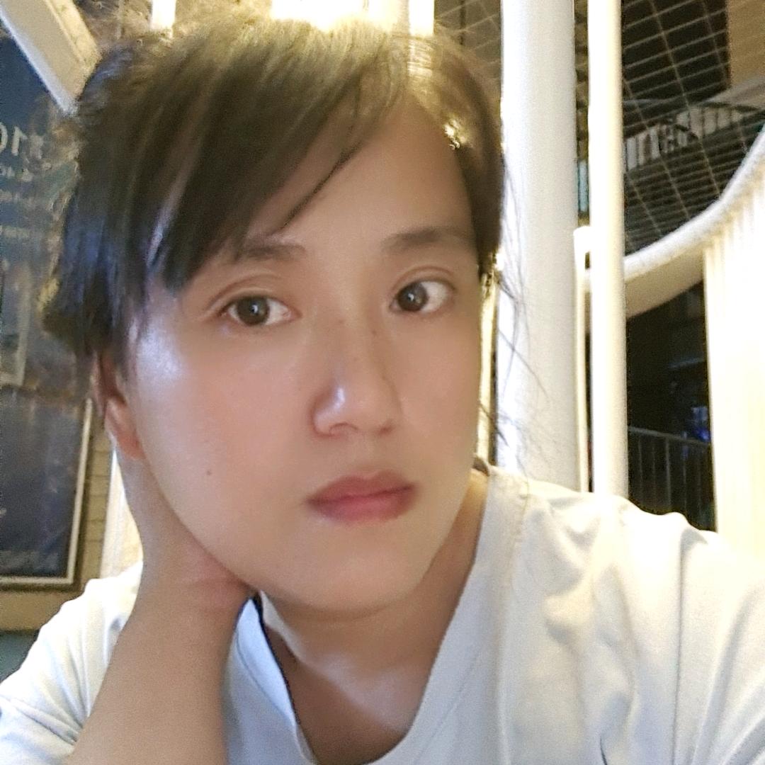 一只小松鼠🐿️