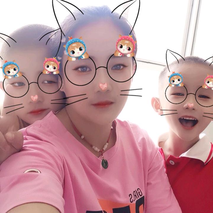 早餐中的一杯牛奶