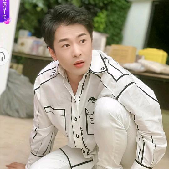 不忘初辛《小胖》🌹