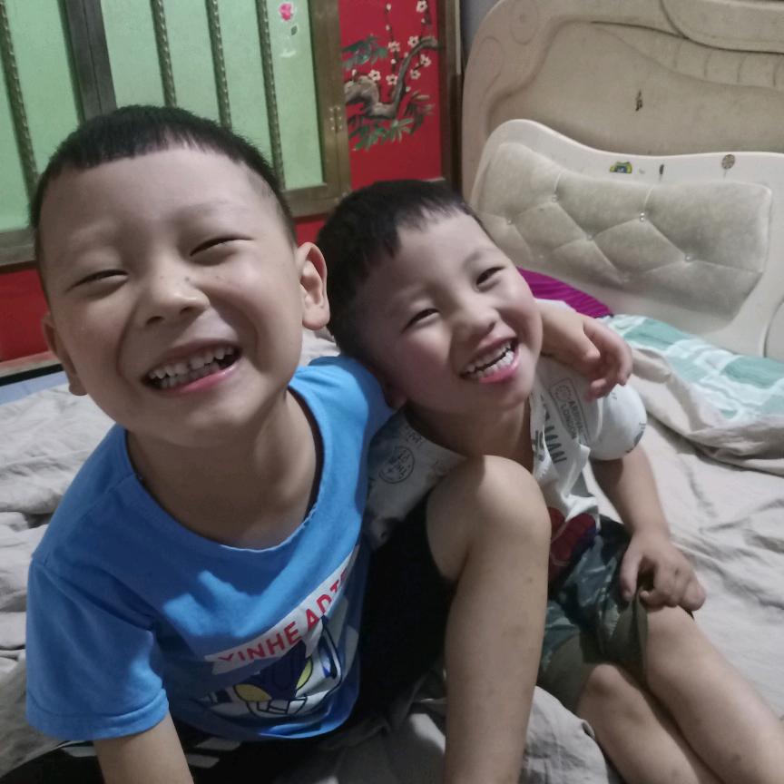 要不你先忙，，，，，，。