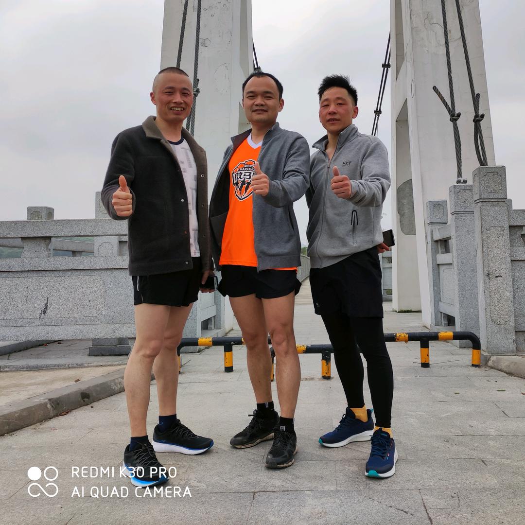 喜欢跑步的蔡🐍刮大白