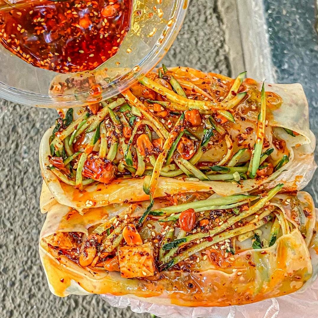 张阿姨卷凉皮肉夹馍