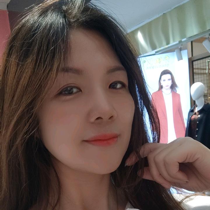 一条快乐的小金鱼