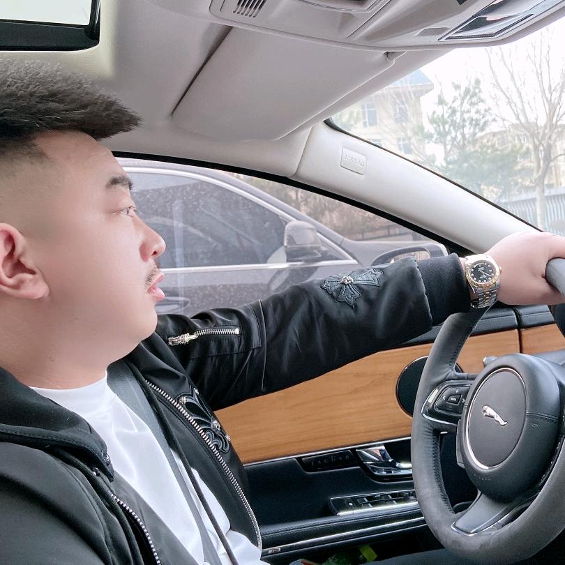 v8王子林二手车