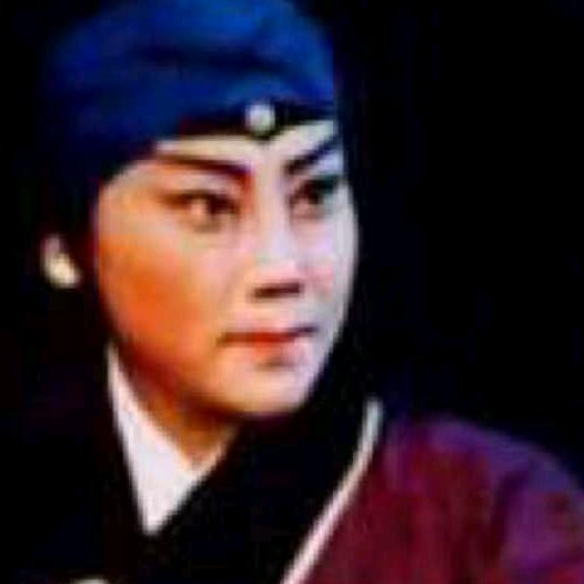 瑛姿飒爽