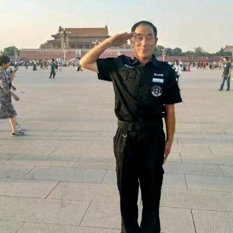 倒立者，王平