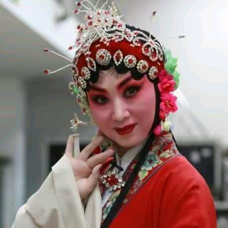 相亲相爱一家人,我是56年的属猴今年68