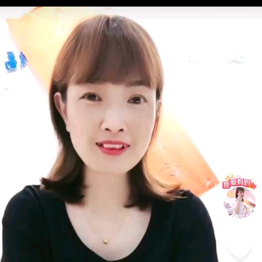 铅山创美服饰小酒窝