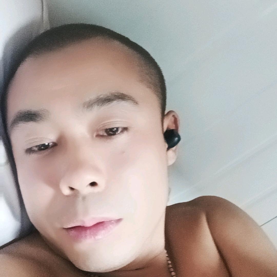 黄伟伟