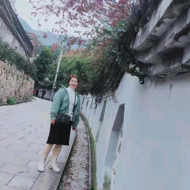 阿华（好物在橱窗）